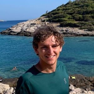 Meet your Posher, Max